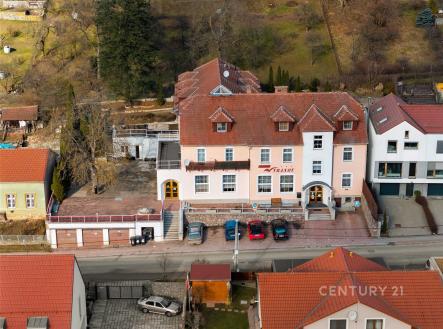 . | Prodej - dům/vila, 930 m²