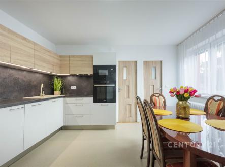 . | Prodej - dům/vila, 229 m²