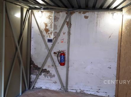 . | Pronájem - malý objekt/garáž