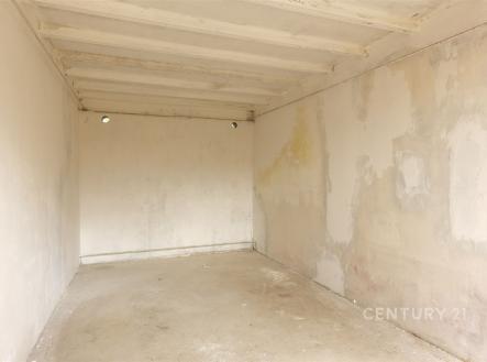 . | Pronájem - malý objekt/garáž