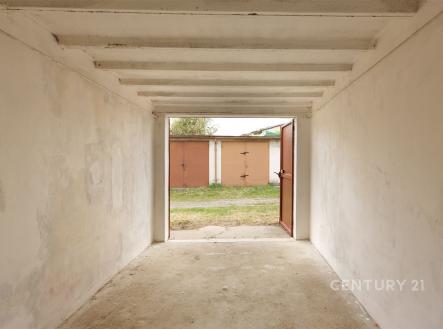 . | Pronájem - malý objekt/garáž