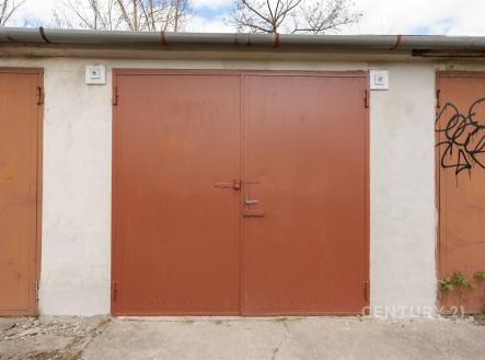 . | Pronájem - malý objekt/garáž