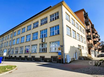 . | Prodej - výrobní prostor, 5 883 m²