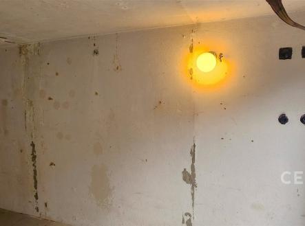 . | Prodej - malý objekt/garáž