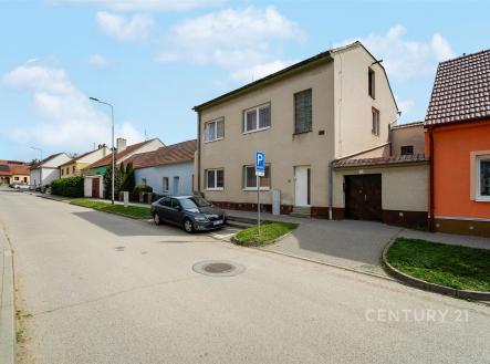 . | Prodej - dům/vila, 190 m²