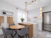 Prodej - dům/vila, 227 m²