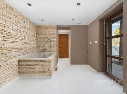 . | Prodej - dům/vila, 232 m²