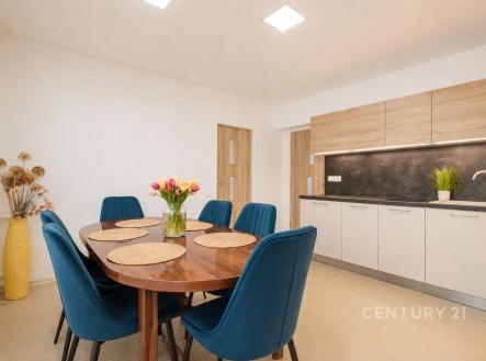 . | Prodej - obchodní prostor, 229 m²