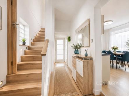 . | Prodej - dům/vila, 229 m²
