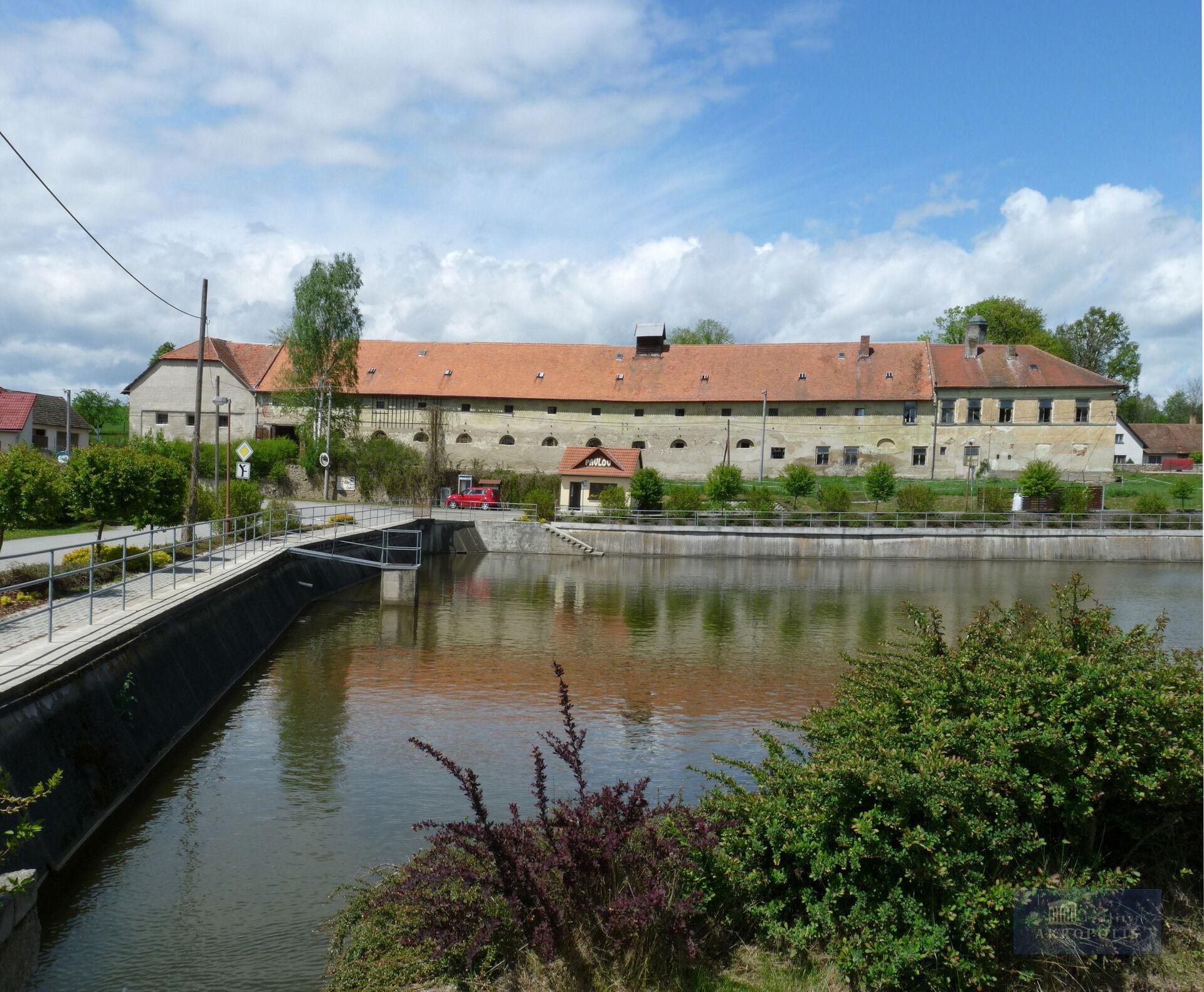 Zemědělský objekt a soubor pozemků 200 HA, Pavlov i Rynárce