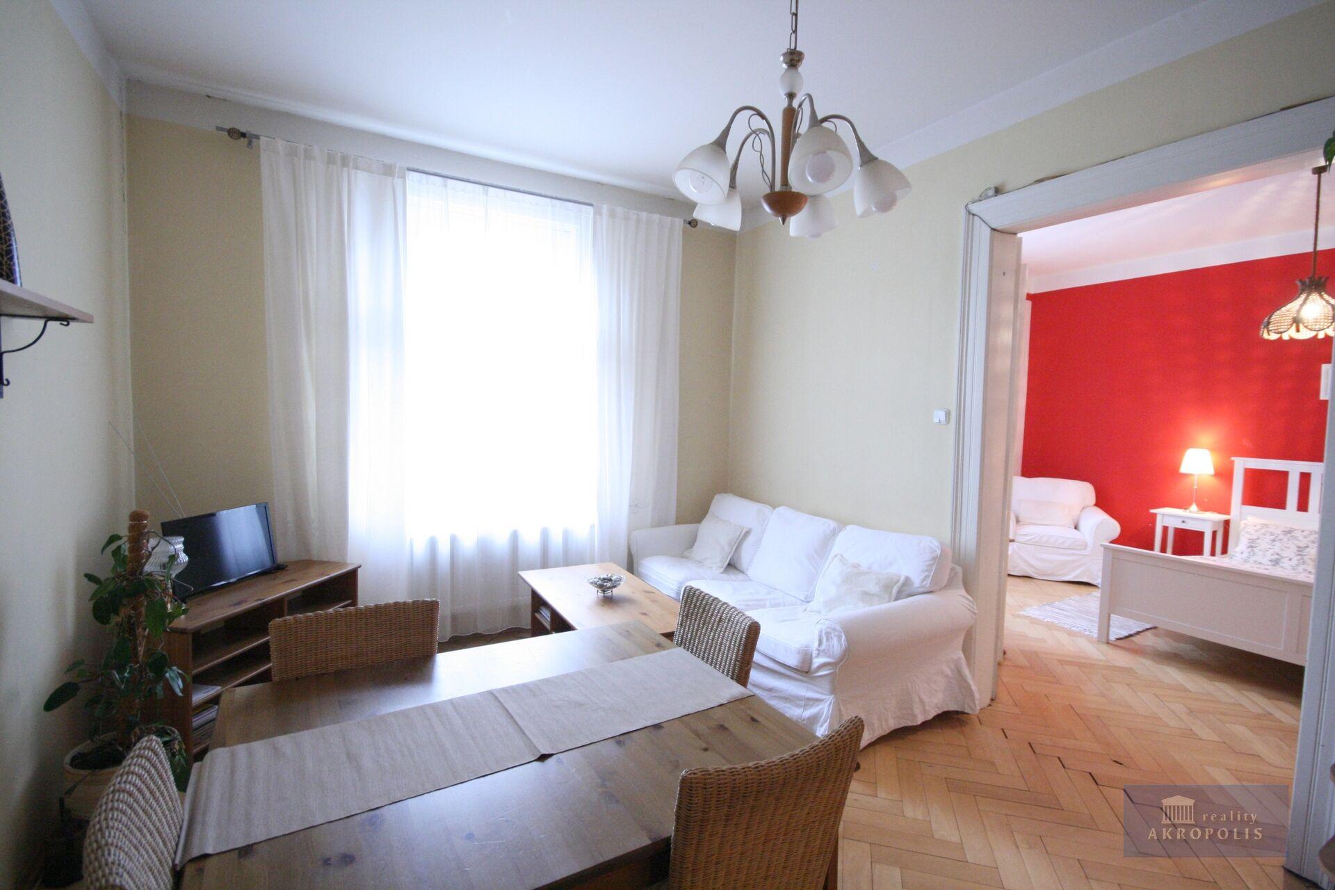 Exkluzivní 3+kk v srdci Podskalí: Historický šarm v moderním provedení