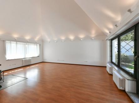 foto: 2 | Pronájem - dům/vila, 417 m²