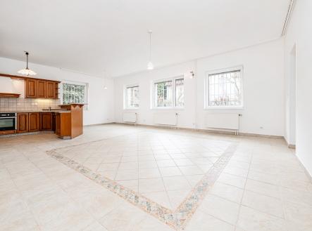 foto: 2 | Pronájem - dům/vila, 300 m²