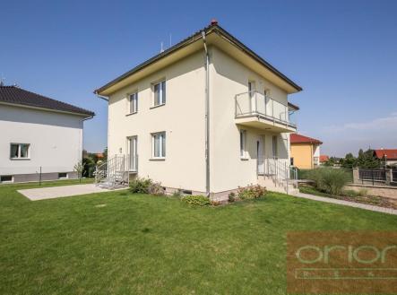 Pronájem - dům/vila, 280 m²