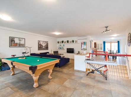 foto: 1 | Pronájem - dům/vila, 350 m²