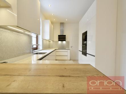 foto: 4 | Pronájem - dům/vila, 243 m²