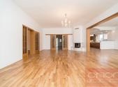 Pronájem - dům/vila, 400 m²