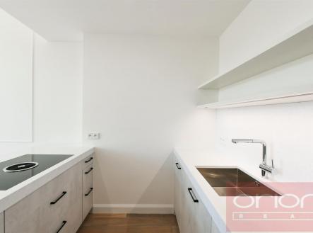 . | Pronájem bytu, 3+kk, 93 m²