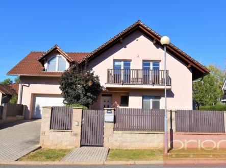 Pronájem - dům/vila, 200 m²