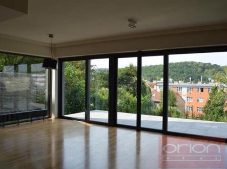 Pronájem - dům/vila, 442 m² obrázek