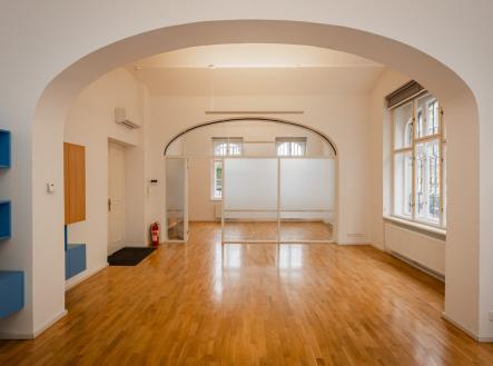 foto: 1 | Pronájem - kanceláře, 69 m²