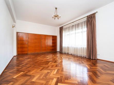 foto: 4 | Prodej - dům/vila, 557 m²