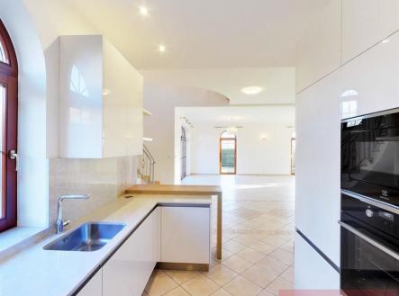 foto: 3 | Pronájem - dům/vila, 243 m²