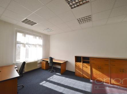 . | Pronájem - kanceláře, 40 m²
