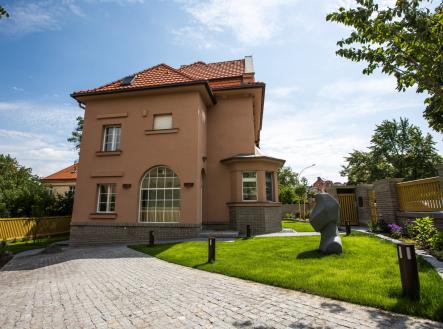 foto: 1 | Pronájem - dům/vila, 250 m²