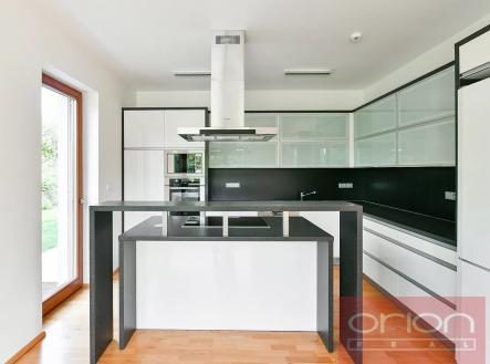 foto: 2 | Pronájem - dům/vila, 360 m²