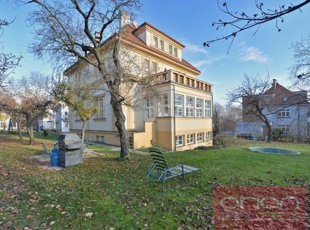 Pronájem - dům/vila, 421 m² obrázek