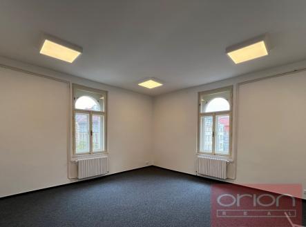 foto: 2 | Pronájem - kanceláře, 77 m²