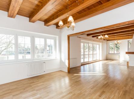 foto: 1 | Pronájem - dům/vila, 350 m²