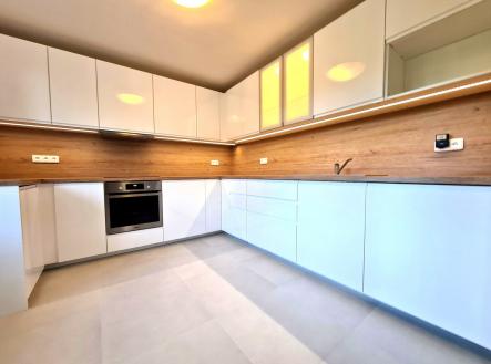 foto: 3 | Pronájem - dům/vila, 350 m²