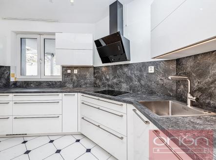 foto: 4 | Pronájem - dům/vila, 312 m²