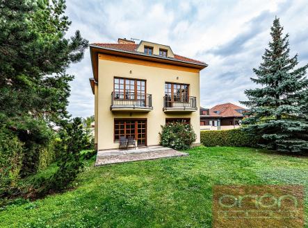 foto: 1 | Pronájem - dům/vila, 316 m²