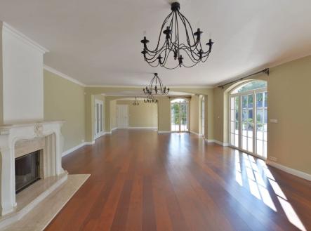 Pronájem - dům/vila, 600 m² obrázek