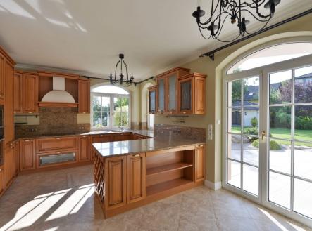 foto: 2 | Pronájem - dům/vila, 600 m²