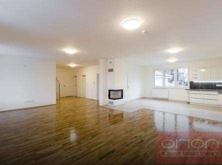 foto: 2 | Pronájem - dům/vila, 260 m²