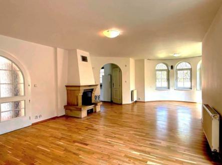 foto: 2 | Pronájem - dům/vila, 400 m²