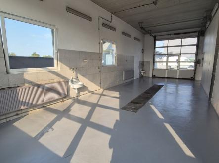Pronájem - komerční objekt, jiný, 147 m²