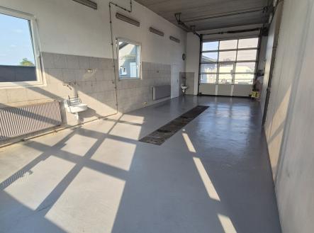 Pronájem - komerční objekt, jiný, 147 m²