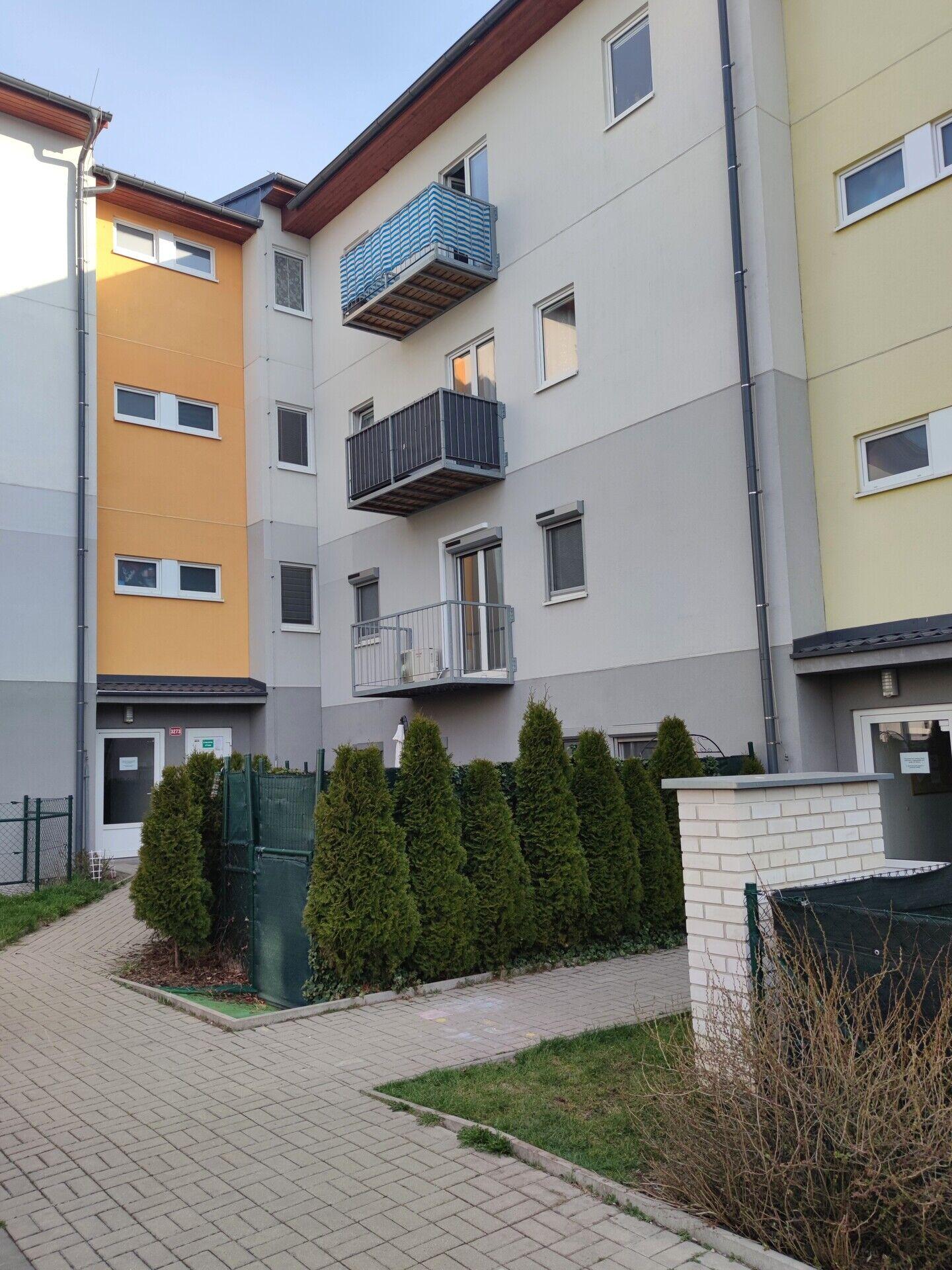 Pronájem bytu 2+kk, 41 m2 s parkovacím stáním