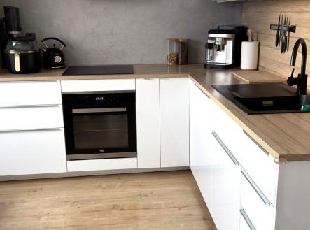 Pronájem bytu, 4+1, 79 m²