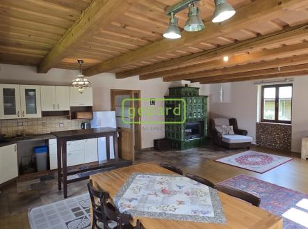 20250917-110457-1.jpg | Prodej - dům/vila, 250 m²