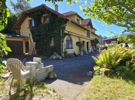 20250904-104553-1.jpg | Prodej - dům/vila, 250 m²