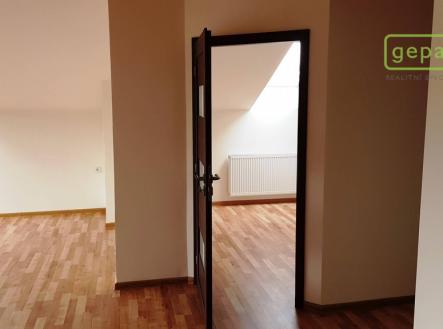 img_4c85412404_orig.jpg | Pronájem bytu, 4+1, 140 m²