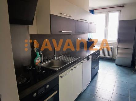 Obrázek k zakázce č.: 682406 | Pronájem bytu, 4+1, 79 m²