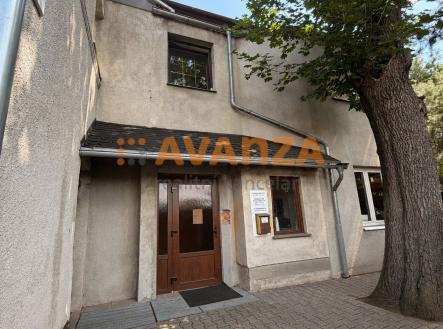 Obrázek k zakázce č.: 733351 | Prodej - komerční objekt, administrativní budova, 1 200 m²