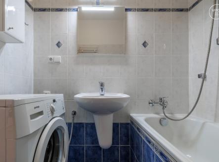 Byt-63 | Pronájem bytu, 2+kk, 57 m²